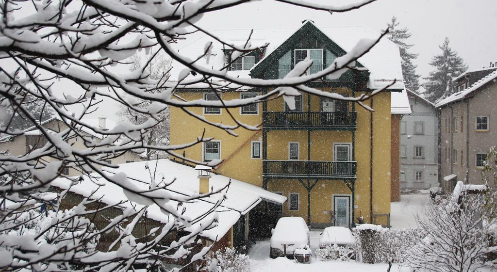 Riedz Apartments Innsbruck- Zentrales Apartmenthaus Mit Gruener Oase Exterior photo