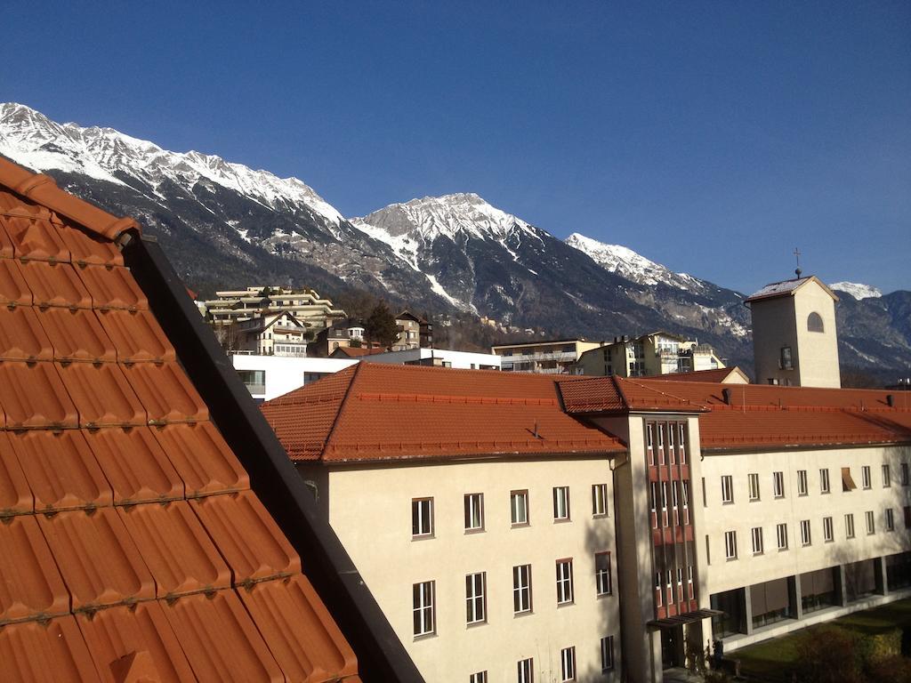 Riedz Apartments Innsbruck- Zentrales Apartmenthaus Mit Gruener Oase Exterior photo